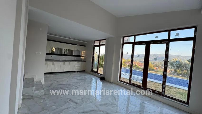 3+1-Zimmer Villa Zu verkaufen in Kızılyaka Bz. Ula - 465 m²