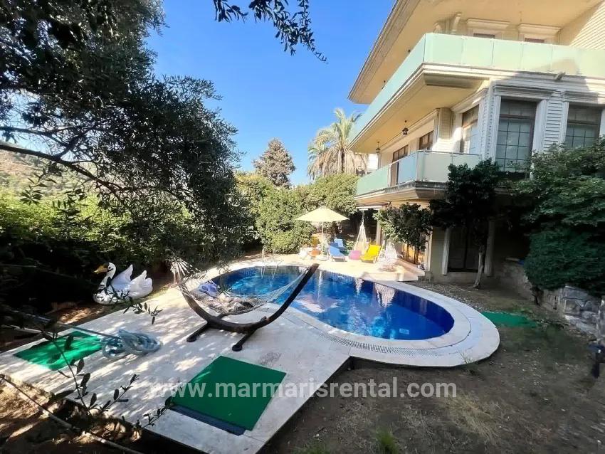 4+2-Zimmer Einfamilienhaus Zu verkaufen in Armutalan Bz. Marmaris - 970 m²