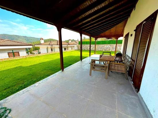 📍 Im Stadtteil Çetibeli komfortabel zu verkaufen 3+1 freistehende Villa