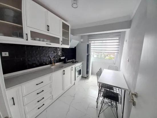 2+1 möblierte Mietwohnung Sarıana Viertel