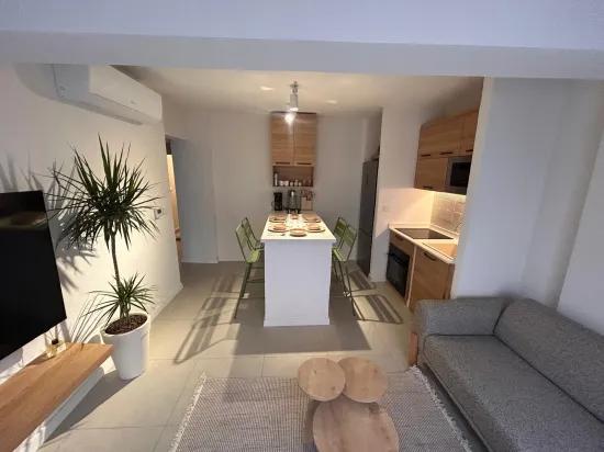 Marmaris Çıldır, 30 m zum Meer, neu, luxuriös, mit Garten, möbliert, zu vermieten, 2+1