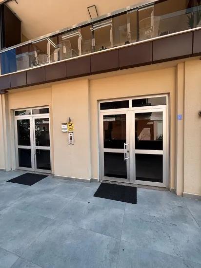 3+1 Duplexwohnung zum Verkauf In einem jungen Gebäude In Armutalan