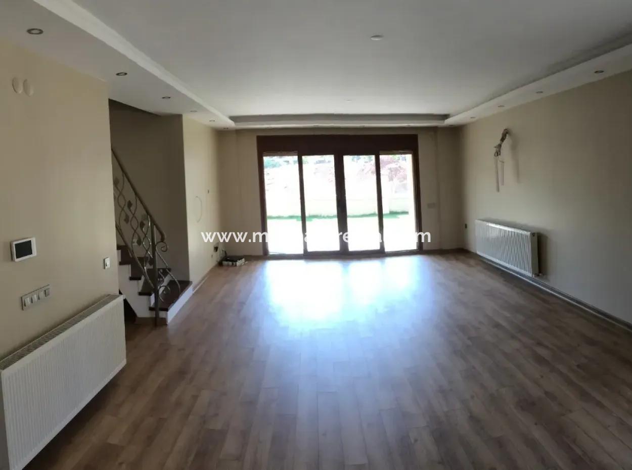 Marmaris Armutalan, Freistehende Villa Für Verkauf, 4 Zimmer, 1 Wohnzimmer, Zweibettzimmer Mit Garten