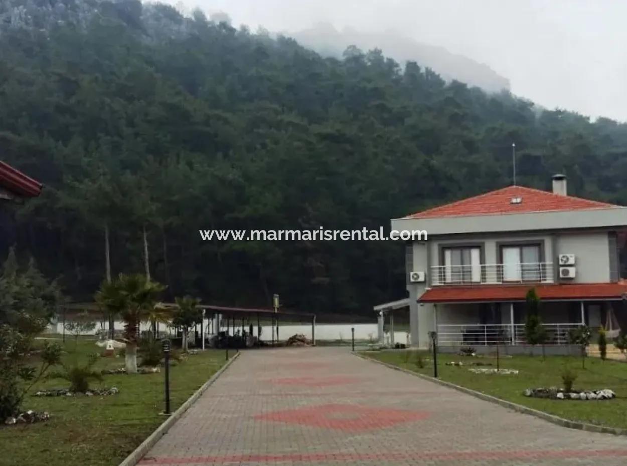 Gebaut Auf Einem Grundstück Von 7000M2 In Marmaris, 8 Zimmer, Haus Ranch Pool