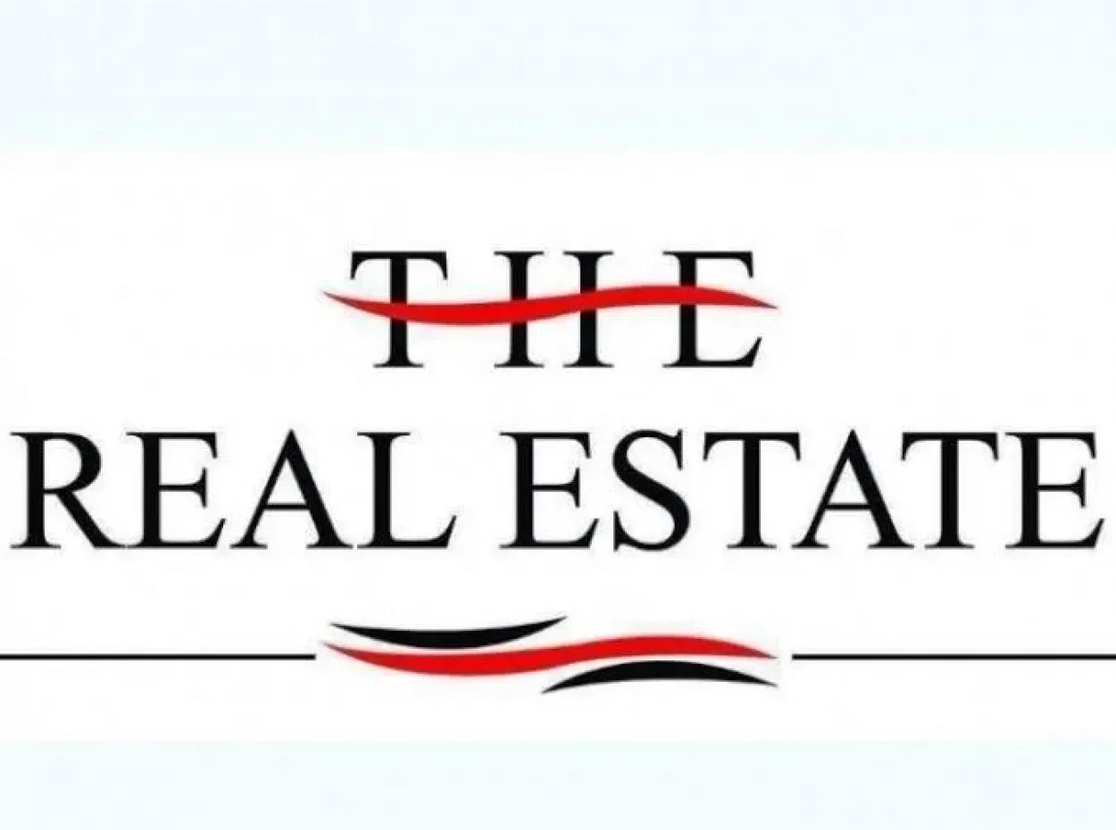 Gebaut Auf Einem Grundstück Von 7000 M2, Das Yacht Club Hotel ,Yacht Zum Verkauf Durch Die Lage Am Meer