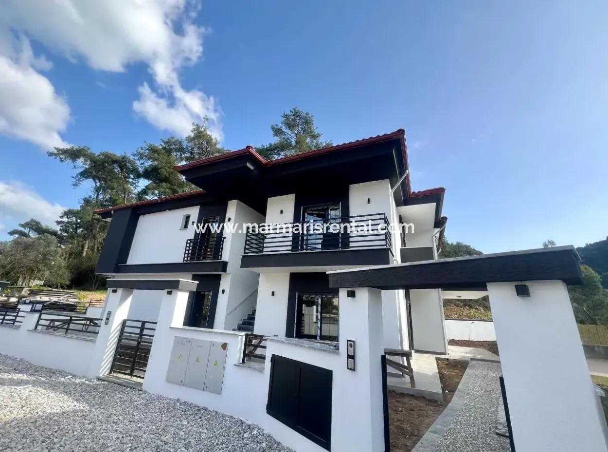 Wohnung Zu Verkaufen In Akyaka Kitesurf, 2,5 Km Vom Meer Entfernt, 3 Zimmer, 1 Wohnzimmer, Freistehender Garten, Swimmingpool, Parkplatz 120M2