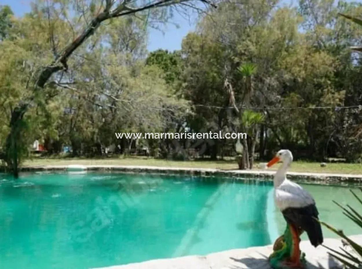 Camping- Und Wohnwagenparkplatz Zum Verkauf Am Meer In Der Nähe Des Hafens Von Datça Karaköy