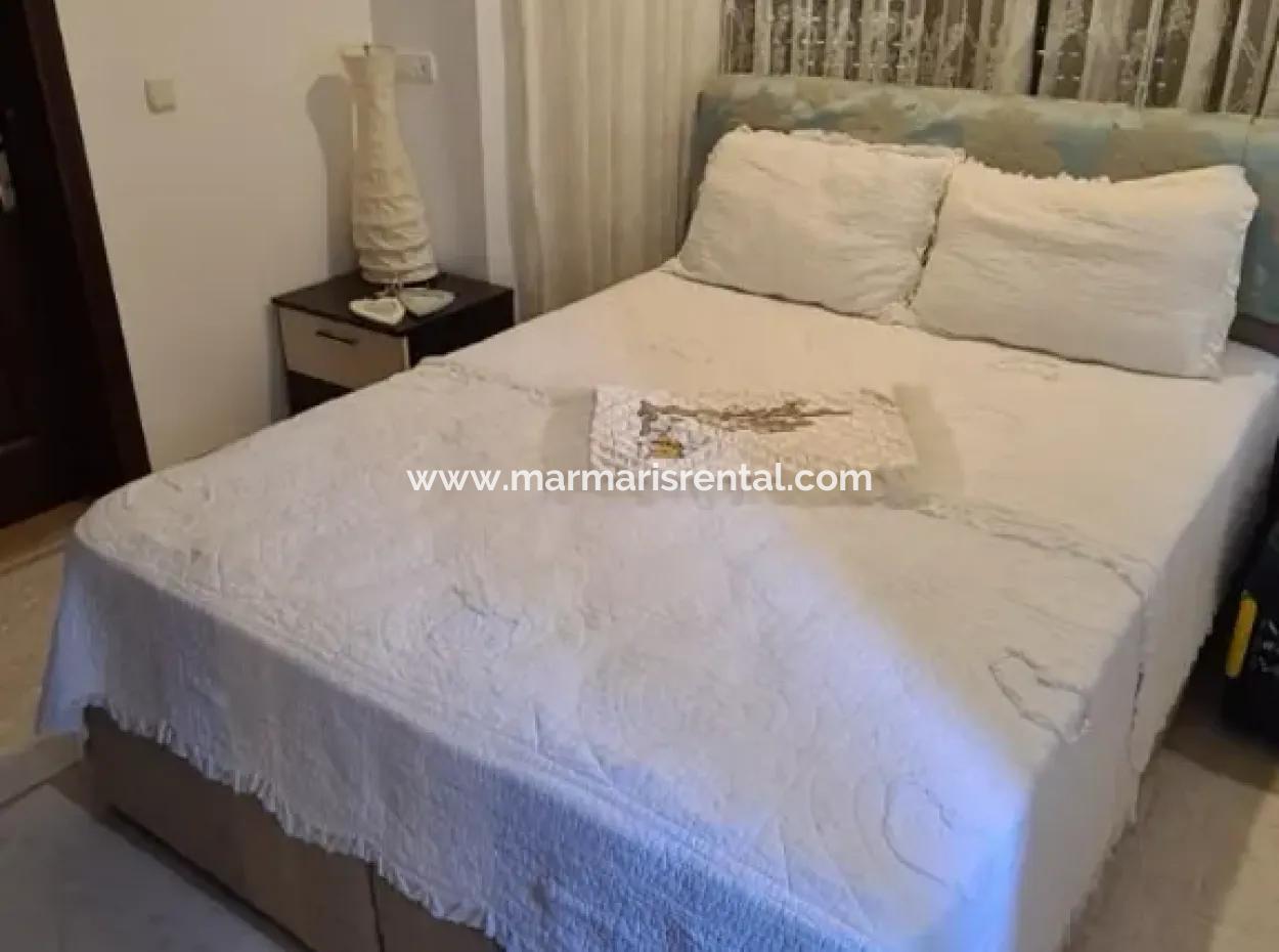 Villa Zu Verkaufen In Armutalan, Marmaris Mit Freistehendem Garten Und Pool