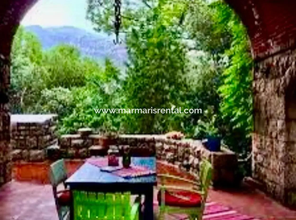 81000M2 Insel Zum Verkauf In Marmaris Region 31000M2 Eigentumsurkunde Offizieller Strom Wasser Verfügbar Herrenhaus Mit Legalem Haus Darin