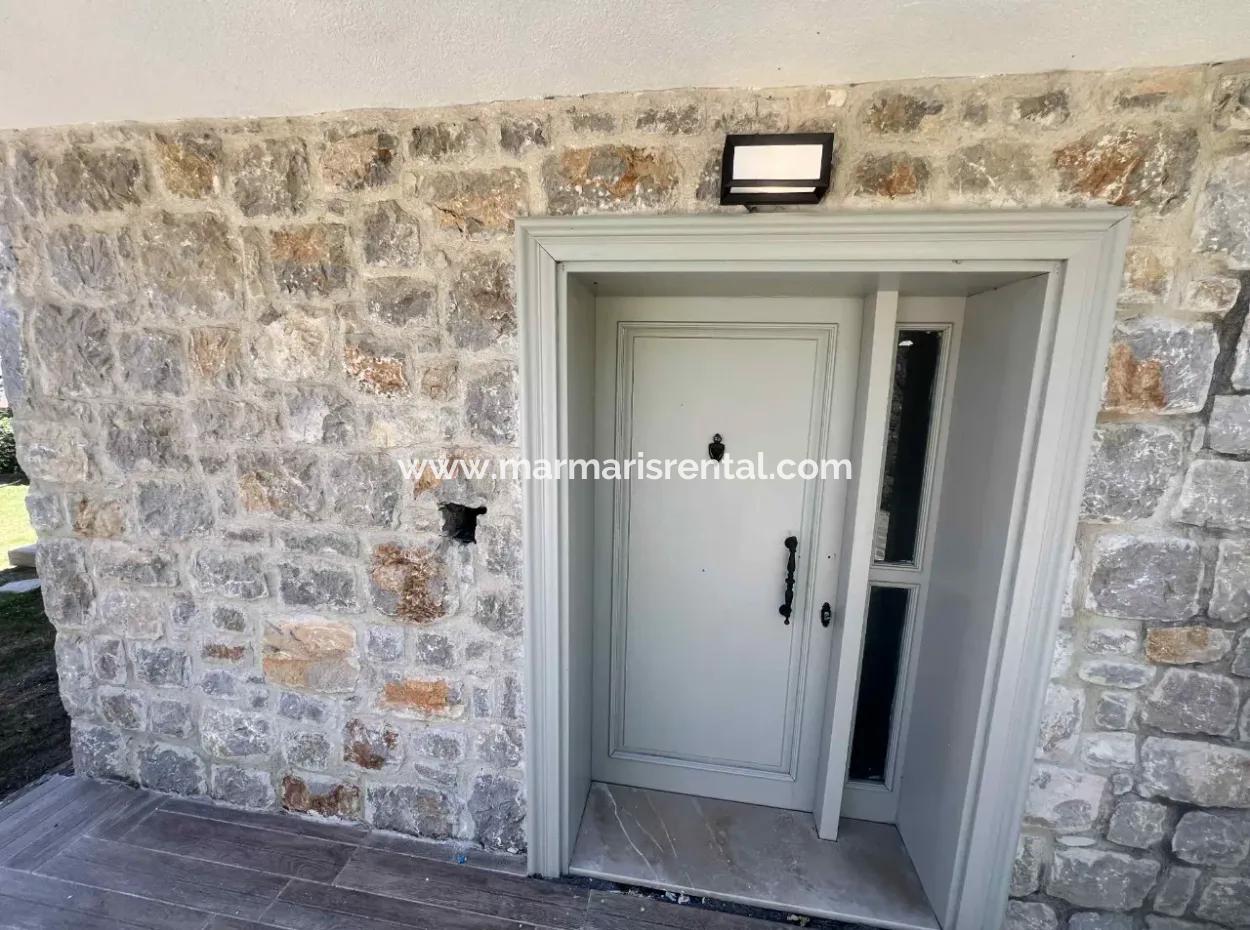 3 Zimmer 1 Wohnzimmer 140M2 2 Villen Zum Verkauf Mit Pool Mit Herrlichem Meerblick Im Viertel Selimiye Im Bezirk Marmaris