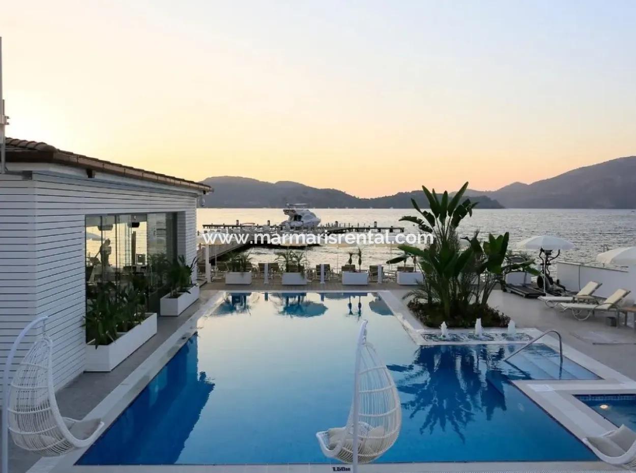 Zum Verkauf Am Meer In Einer Entfernung Von 40 Km Von Marmaris Hotel Handtücher