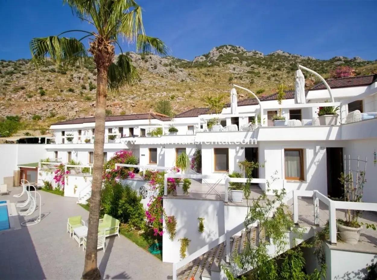 Zum Verkauf Am Meer In Einer Entfernung Von 40 Km Von Marmaris Hotel Handtücher