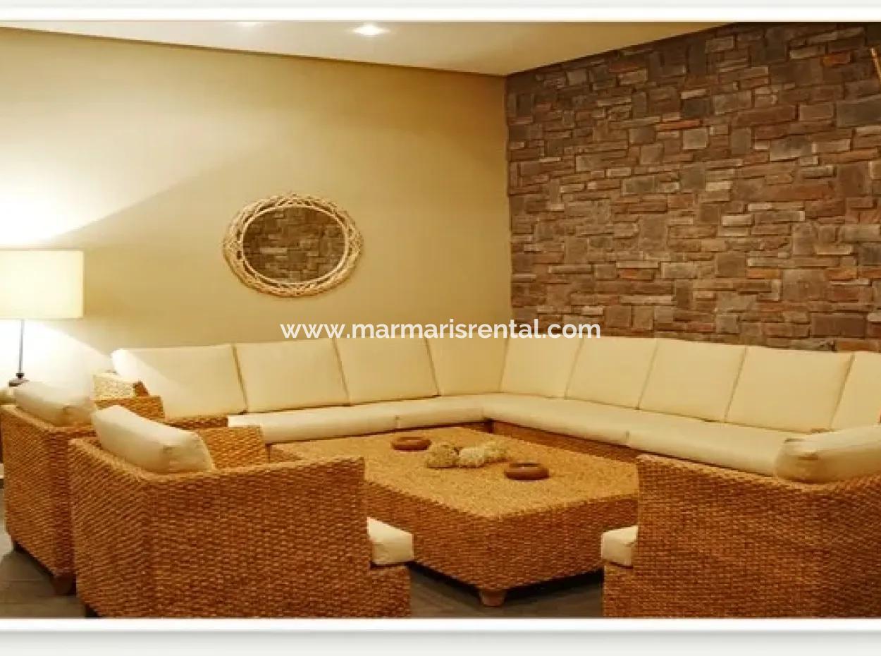 100 Zimmer-Hotel Mit Pool Im Zentrum Von Marmaris Zum Verkauf