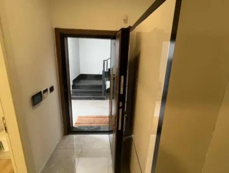 Luxuswohnung Zum Verkauf In Einem Stilvollen Komplex Im Zentrum Von Marmaris, Mit Erdgeschoss, Garten, 3 Zimmern, 1 Wohnzimmer, Parkplatz