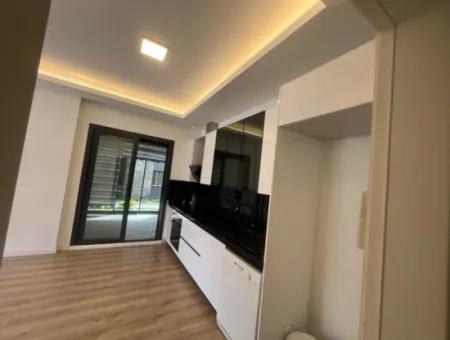 Luxuswohnung Zum Verkauf In Einem Stilvollen Komplex Im Zentrum Von Marmaris, Mit Erdgeschoss, Garten, 3 Zimmern, 1 Wohnzimmer, Parkplatz