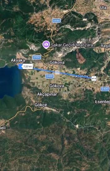 In Akyaka, 8 Km Entfernt, Steht Ein 1186 M² Großes Grundstück Zum Verkauf, Auf Dem Ein Villenprojekt Mit 15 Zimmern Geplant Ist.