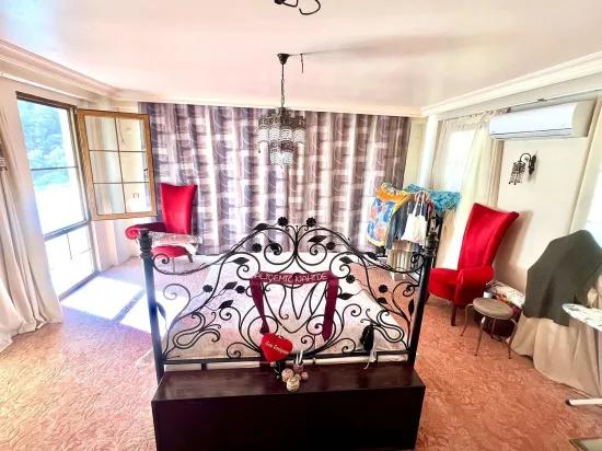 For Sale 4+2 Villa – 970 m² Land Share – Armutalan