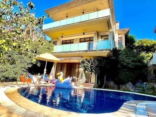 For Sale 4+2 Villa – 970 m² Land Share – Armutalan