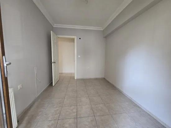 Çıldır Neighbourhood In Genç Building 3+1 Rental Apartment