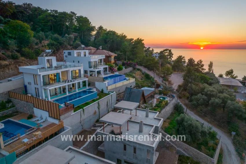 Для продажи Семейный дом 4+1 в Faralya Fethiye - 500 m²