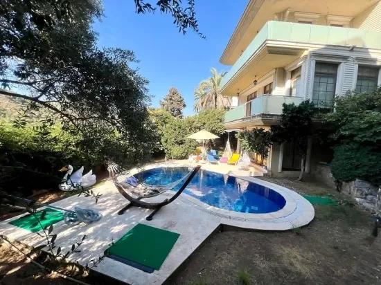 На продажу 4+2 Вилла – 970 m² доля участка – Armutalan