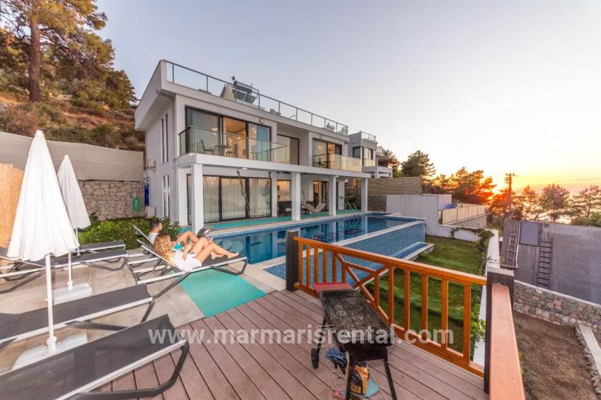 Fethiye Faralya Mah. Satılık 4+1 Müstakil ev - 500 m²
