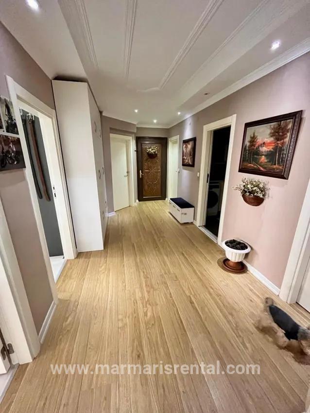 Marmaris Tepe Mah. Satılık 3+1 Daire - 160 m²