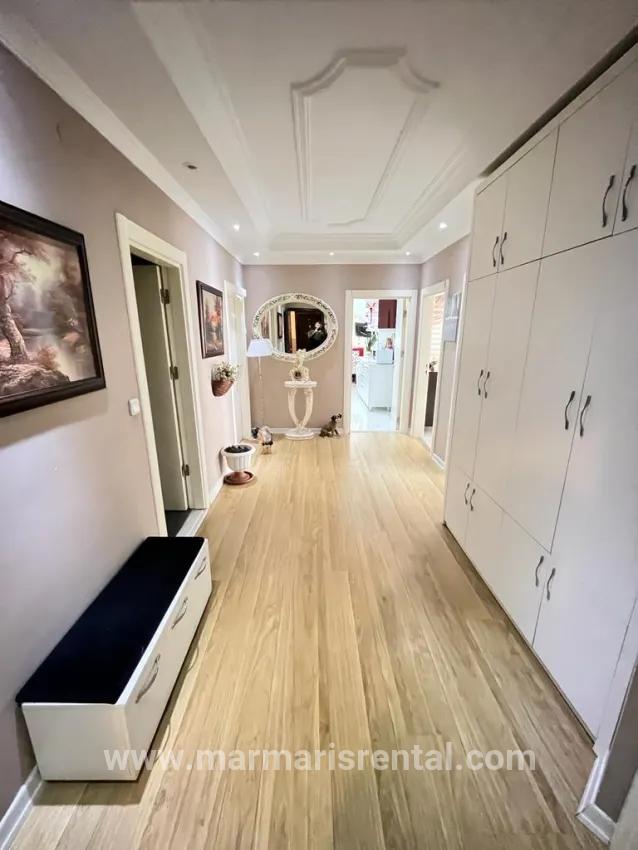 Marmaris Tepe Mah. Satılık 3+1 Daire - 160 m²
