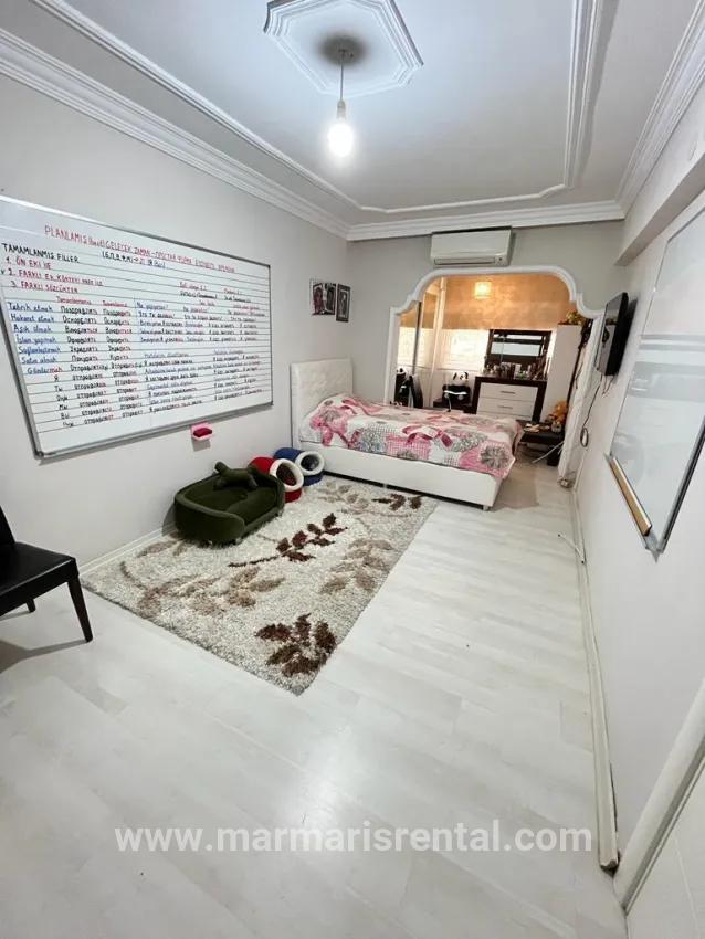 Marmaris Tepe Mah. Satılık 3+1 Daire - 160 m²