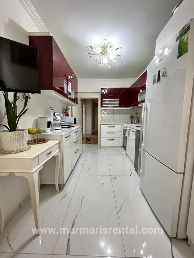 Marmaris Tepe Mah. Satılık 3+1 Daire - 160 m²