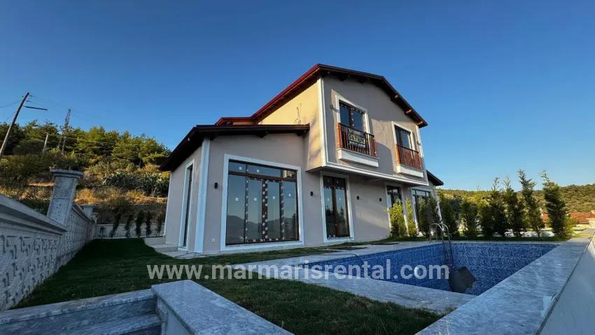 Ula Kızılyaka Mah. Satılık 3+1 Villa - 465 m²