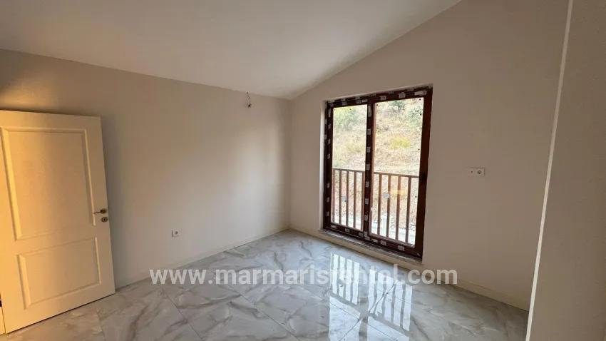 Ula Kızılyaka Mah. Satılık 3+1 Villa - 465 m²