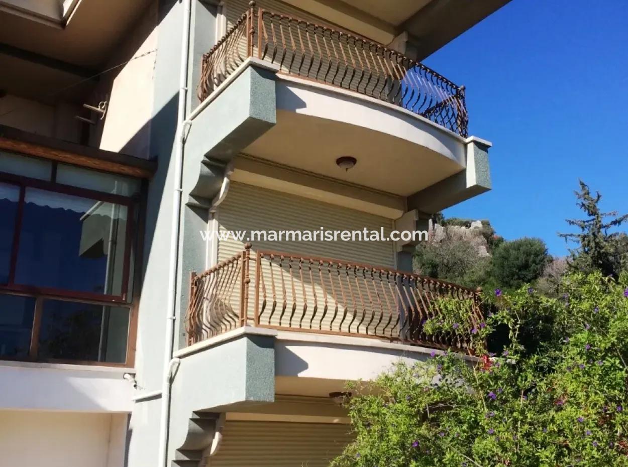 Marmaris Merkezinde 10 Odalı Havuzlu 2.500M2 Arsa İçinde Malikanemiz Satılıktır.