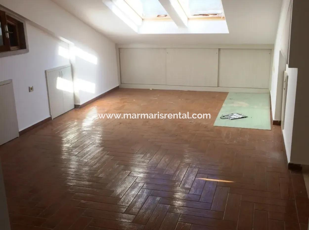 Marmaris Merkezinde 10 Odalı Havuzlu 2.500M2 Arsa İçinde Malikanemiz Satılıktır.