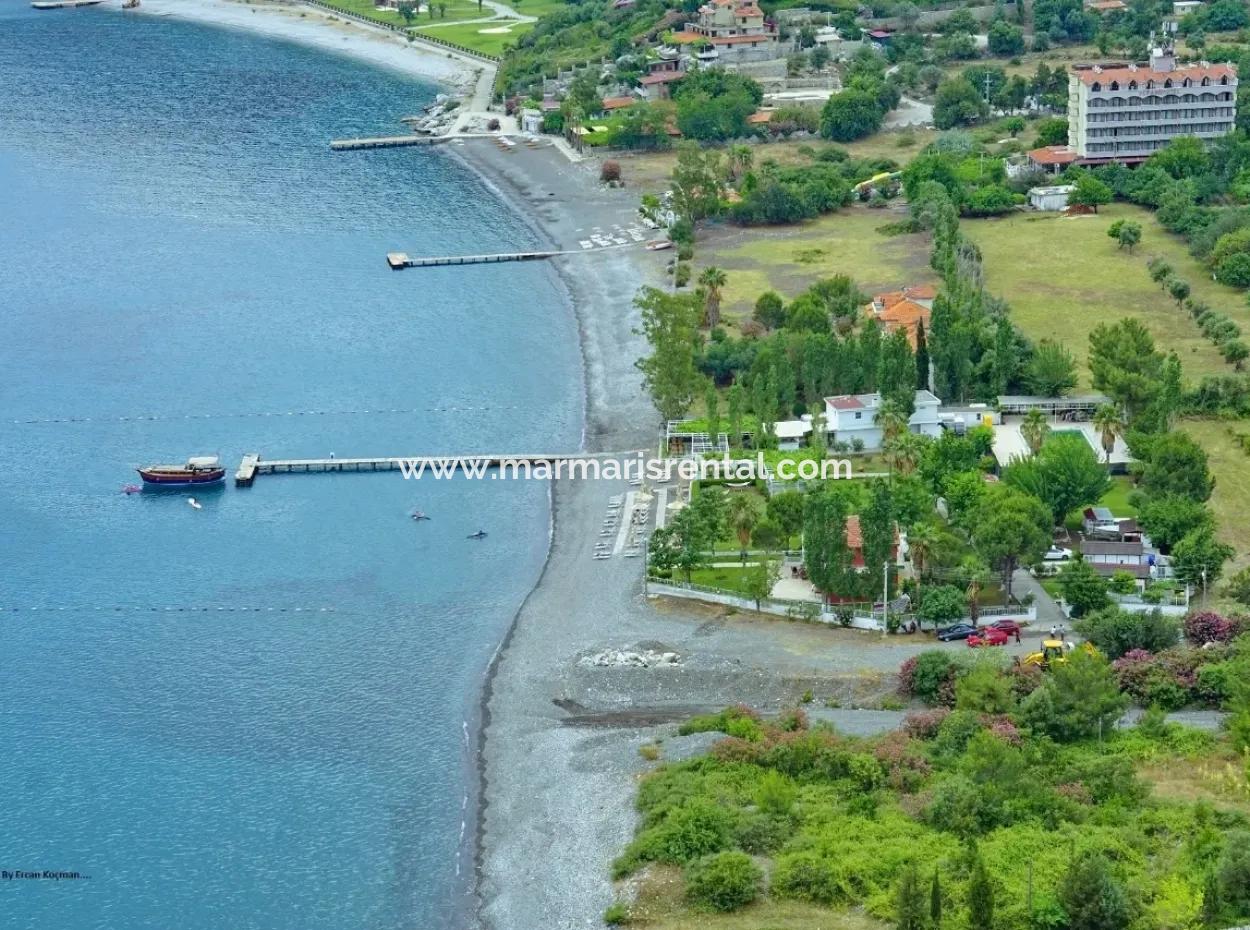 Marmaris,E 18 Km Uzaklıkta Satılık 5000 M2 Arsa Üzerine Kurulu İskelesi Mevcut Villa Ve Restaurant