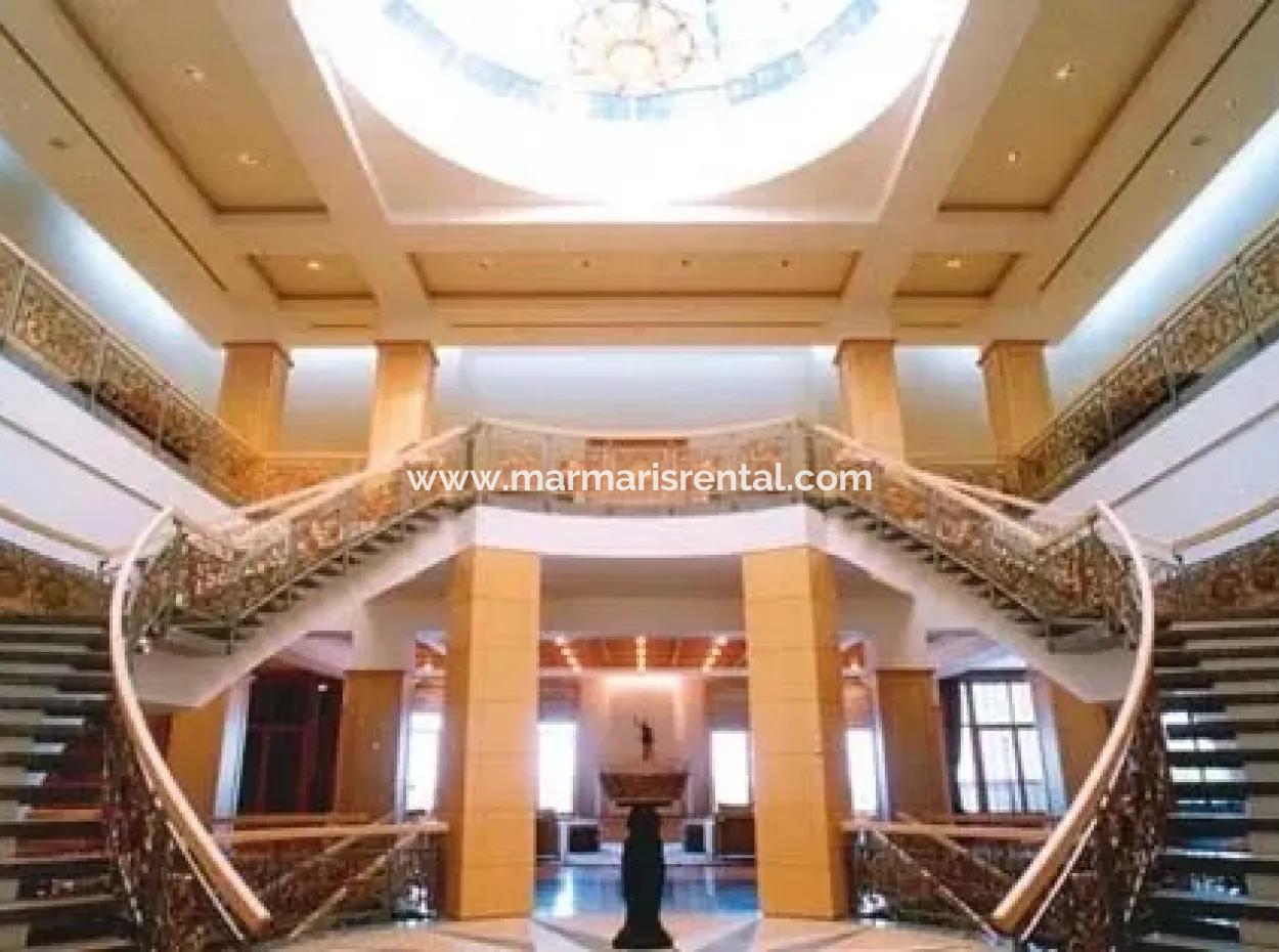 Marmaris,Te 100000M2 Arsa Üzerine Kurulu Helikopter Pisti Mevcut Tatil Köyü