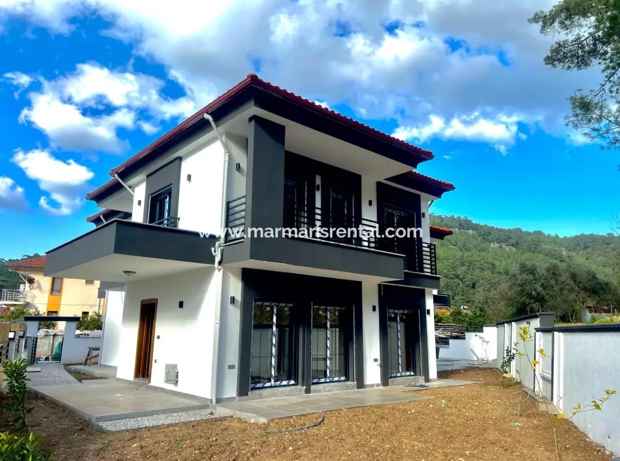 Muğla İli Ula İlçesi Gökçe Mahallesinde Orman Manzaralı Denize 2 Km Mesafede Yüzme Havuzlu Satılık Lüks Daire