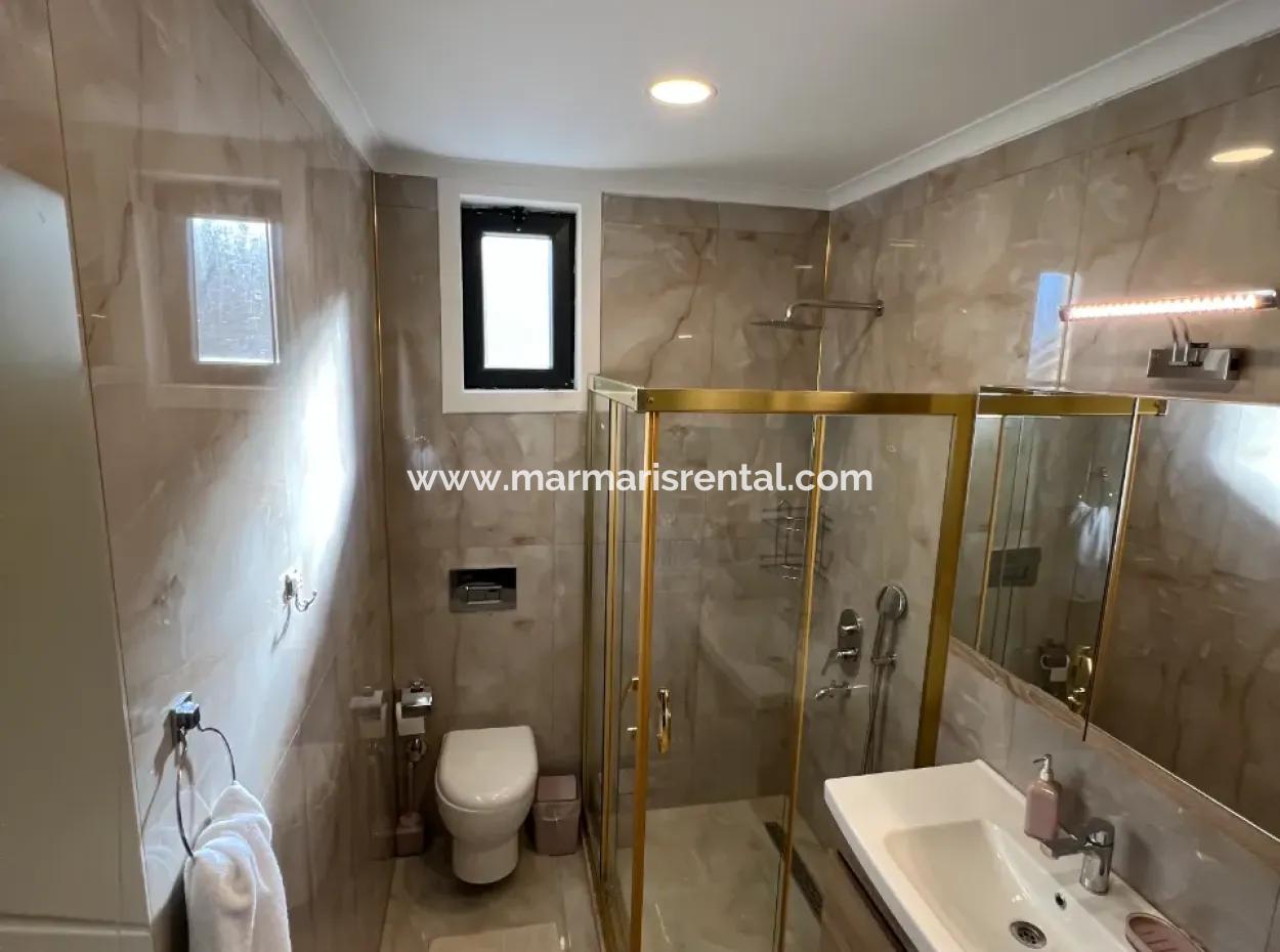 Marmaris Çetibeli Mahallesinde Tam Müstakil Yüzme Havuzlu 3 Oda 1 Salon 3 Banyo Ultra Lüks Günlük Kiralık Villa