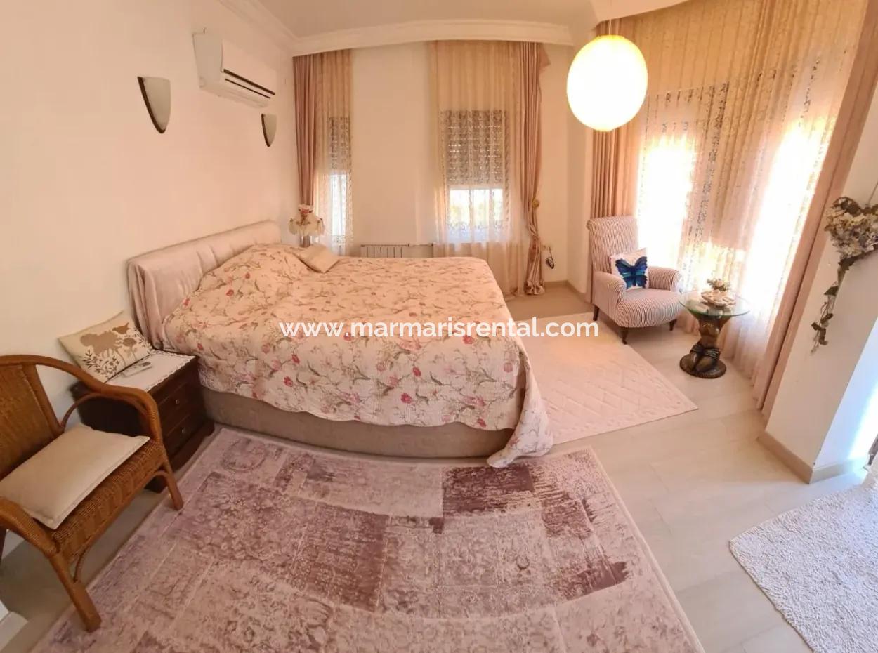 Marmaris Armutalan Mevkiinde Tam Müstakil Bahçeli Havuzlu Satılık Villa