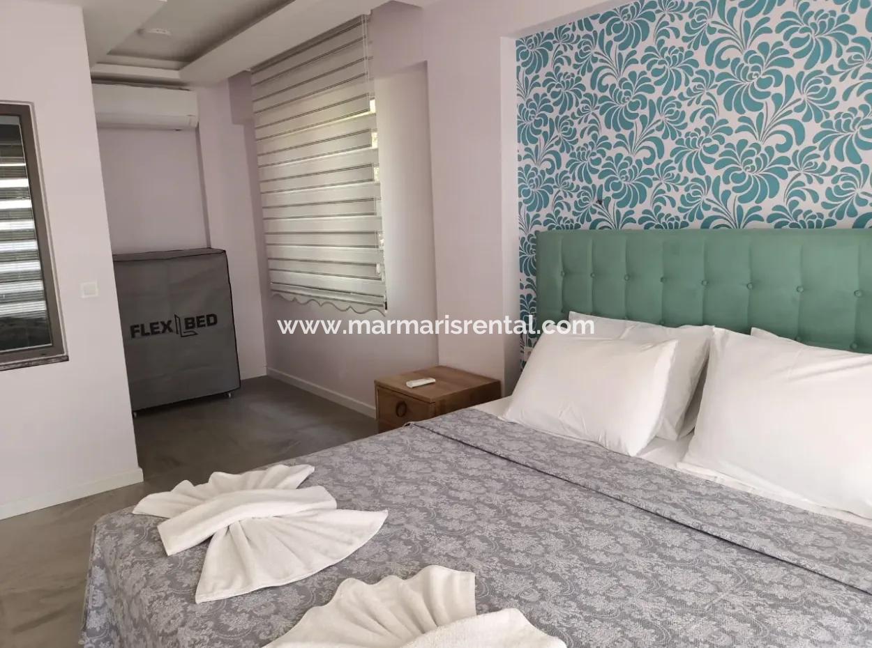 Marmaris Söğüt Köyünde Muhteşem Deniz Manzaralı Yüzme Havuzlu Otoparklı 3 Oda 1 Salon Bahçeli 200M2 Kullanım Alanı Mevcut Satılık Villa