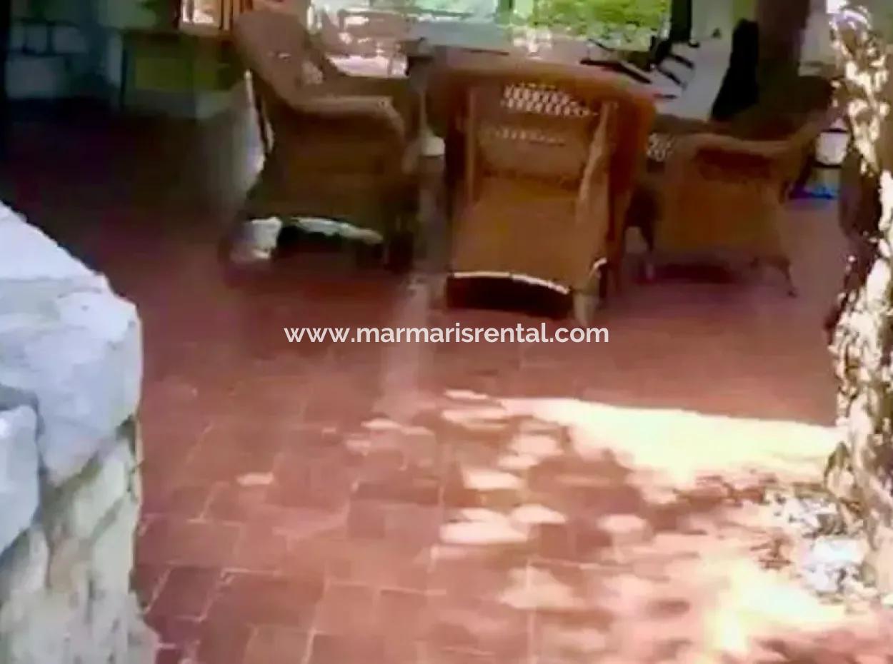 Marmaris Bölgesinde 81000M2  Satılık Ada 31000M2 Tapu İçerisinde Yasal Evi Bulunan Resmi Elektrik Su Mevcut Malikane