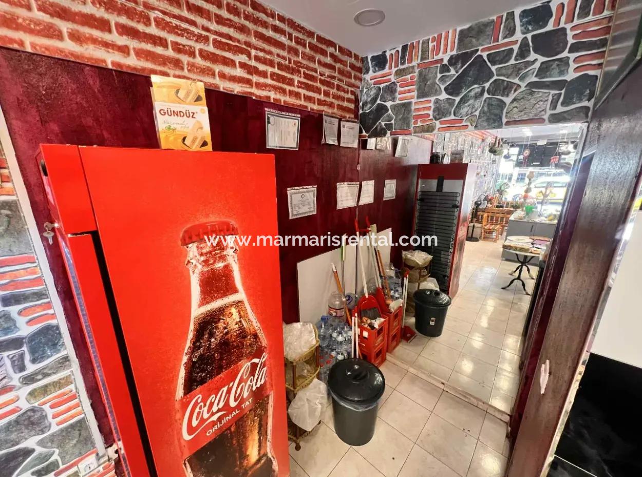 Marmaris Hareketli Merkezinde Eşsiz Konsepti İle Hazır Müşterisi Olan Satılık Dükkan