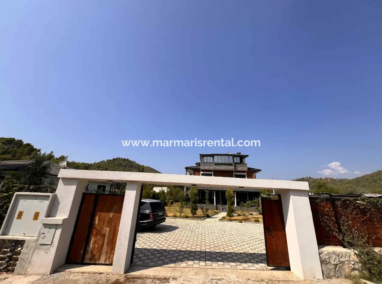 Harika Bir Portföy Marmaris'in Saklı Cennetinde Yatırım Fırsatı: 838M2 Arsa İçerisinde Lüks 5 Adet 2+1 110M2 Daireler Marmaris'e Sadece 15 Km Uzaklıkta,