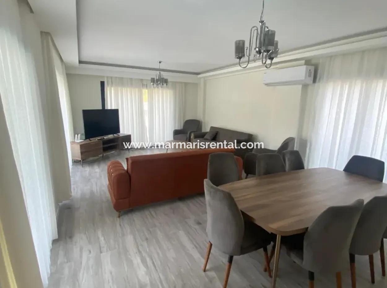 Marmaris Çamdibi 5 +1 Tam Müstakil Havuzlu Eşyalı Kiralık Tripleks Villa