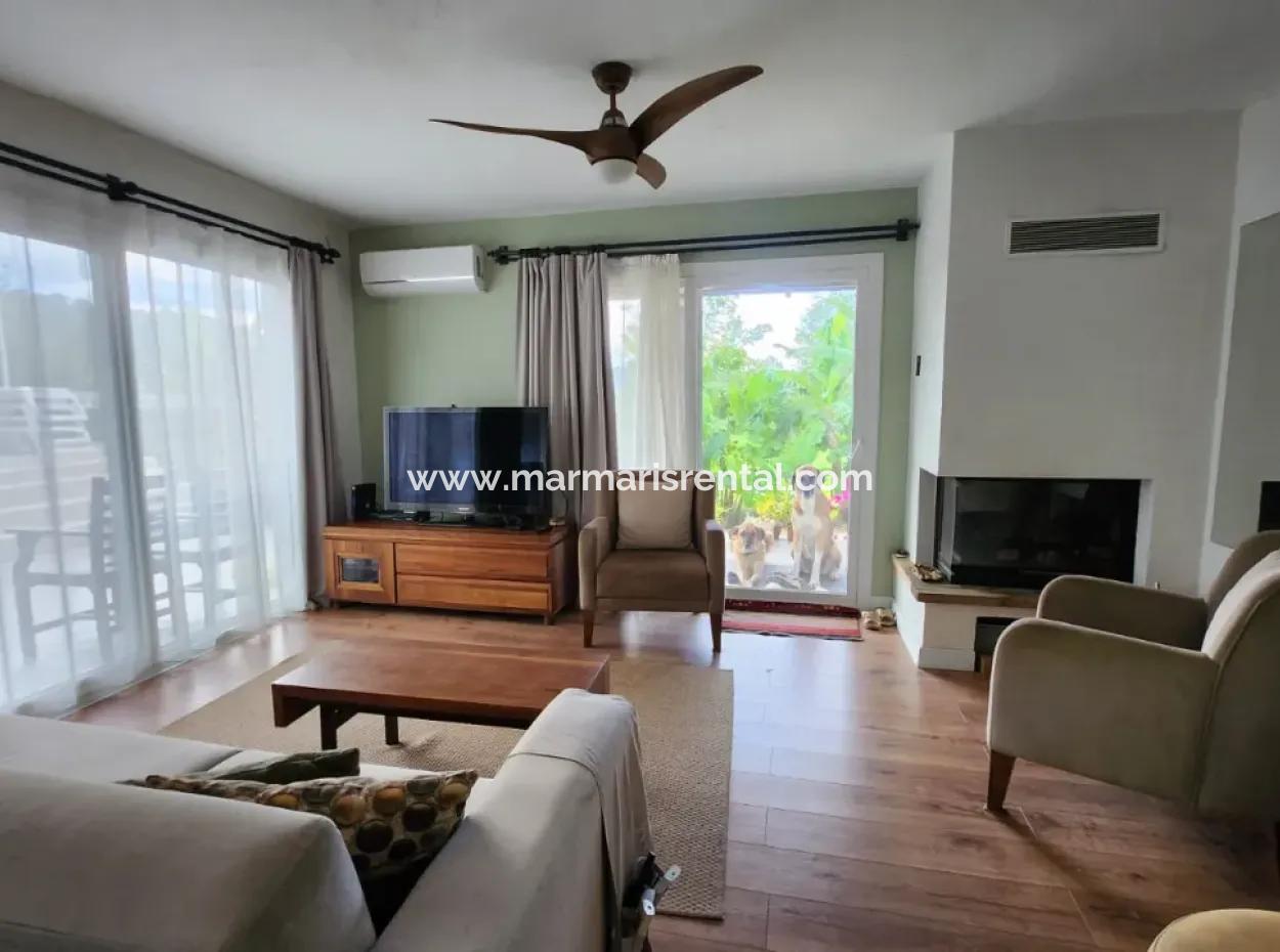 Ortaca Mahallesi Satılık 10.000 M2 İçerisinde Özel Yapım Havuzlu Çiftlik Evi