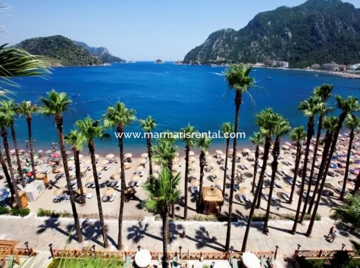 İçmeler Bölgesinde Denize Sıfır Satılık 60 Odalı Otel Marmaris