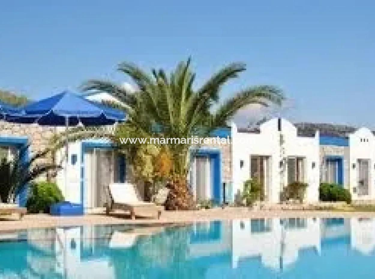 Marmaris,Den 40 Km Uzaklıkta Denize Sıfır Satılık 30 Oda Butik Otel