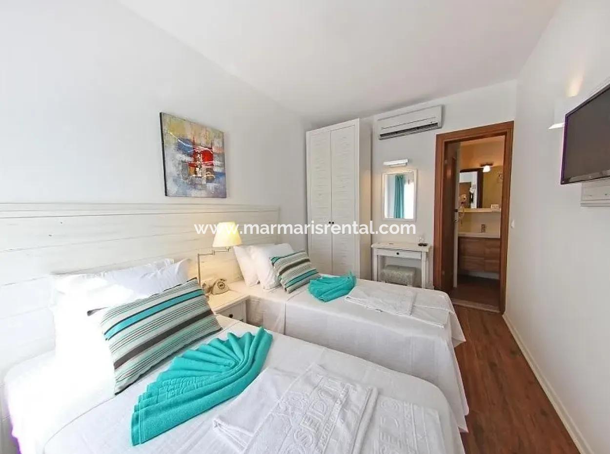 Marmaris,Den 40 Km Uzaklıkta Denize Sıfır Satılık Butik Otel İskelesi Mevcut