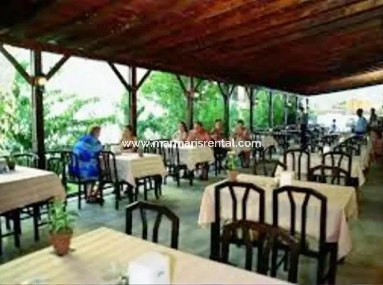 Marmaris Merkezinde Satılık 50 Odalı Otel