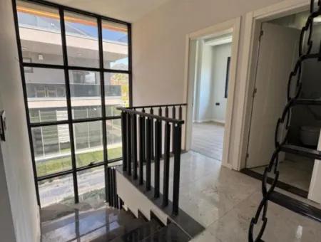 Kemeraltı Mahallesi 4+1 Satılık Müstakil Villa